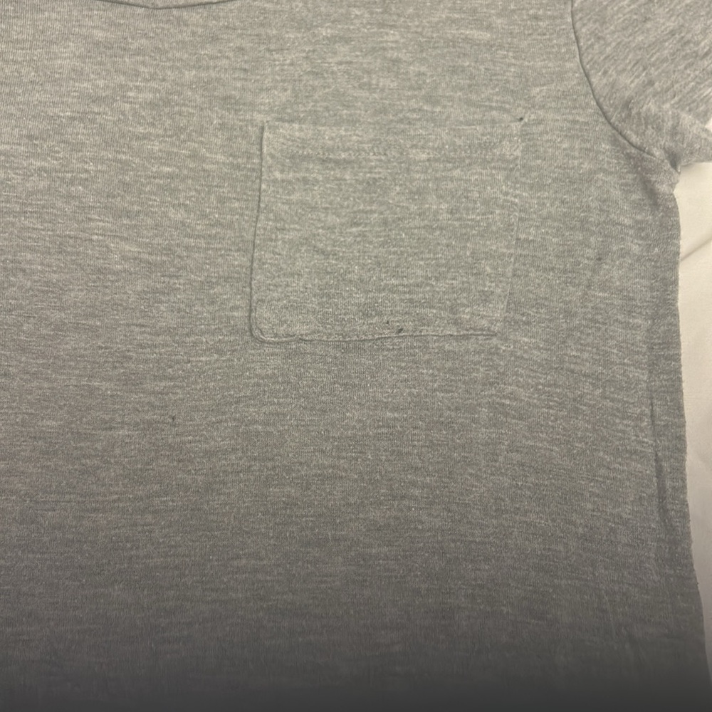 Gray Tee 💥 - Picture 2 of 6